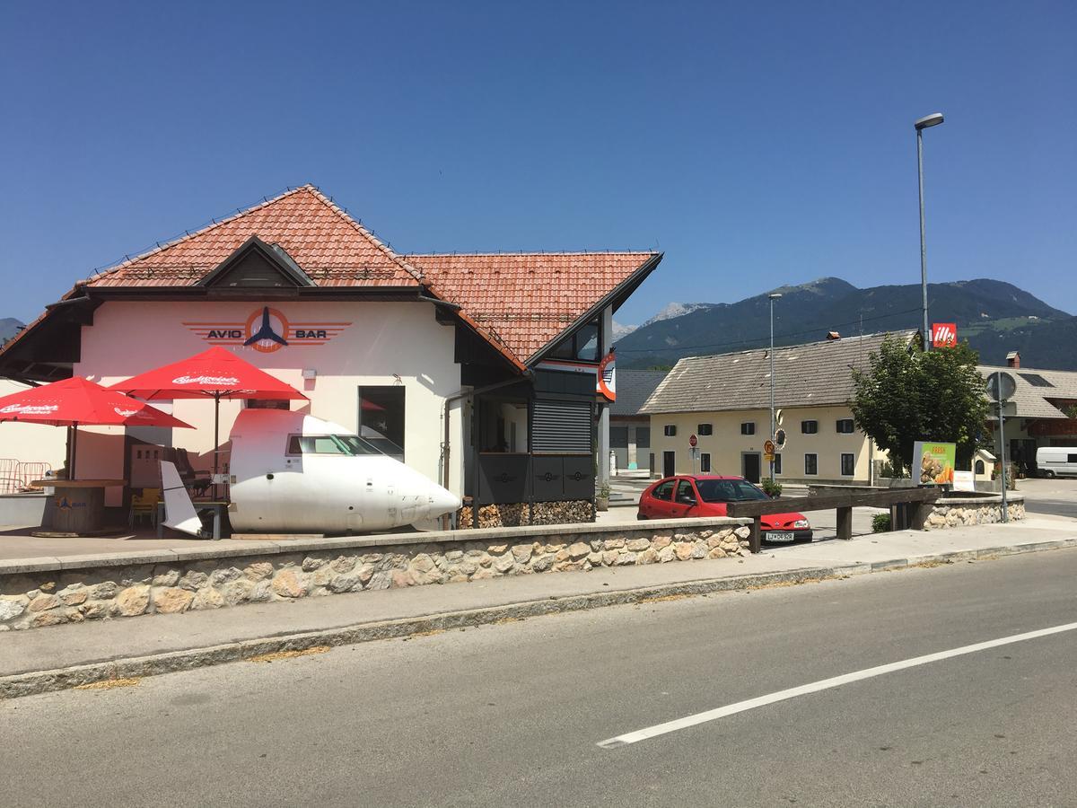 Apartments Avio Zgornji Brnik ภายนอก รูปภาพ